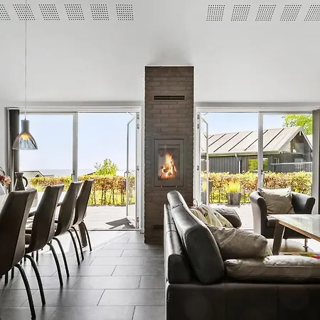Holiday home In With House Sea View