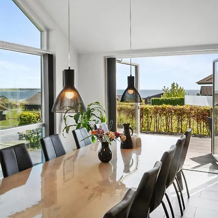Holiday home In With House Sea View *